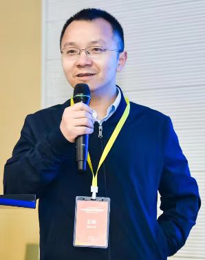 星空线上平台(集团)官方网站创新论坛第一千三百九十讲：Floquet engineering symmetry-breaking and topological states under light irradiation